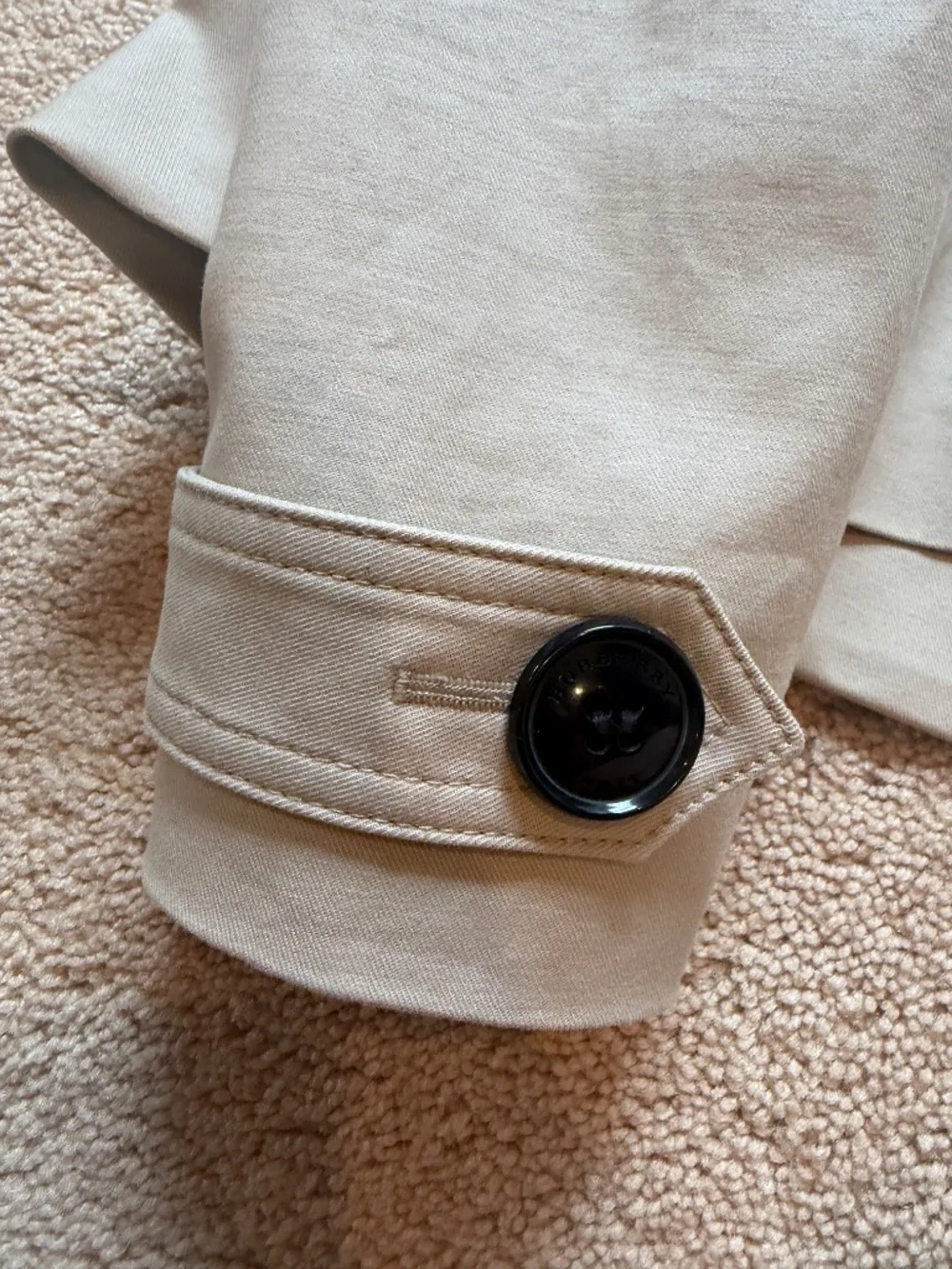 Burberry short trench Size 6 US - Picture 7 of 7